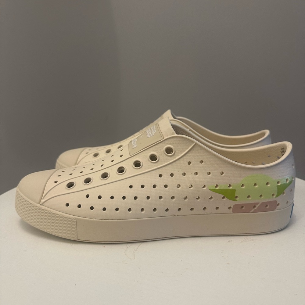EUC Native x Star Wars Sneakers. Women’s 10/men’s 9.
